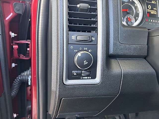2021 Ram 1500 Classic Tradesman photo 19