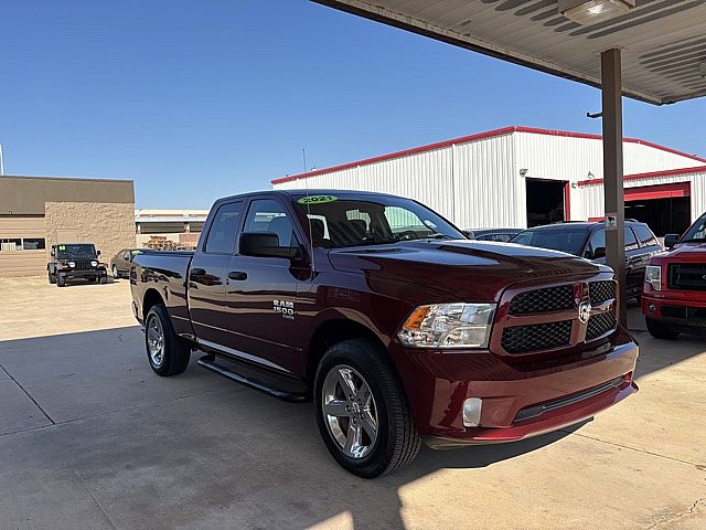 2021 Ram 1500 Classic Tradesman photo 3