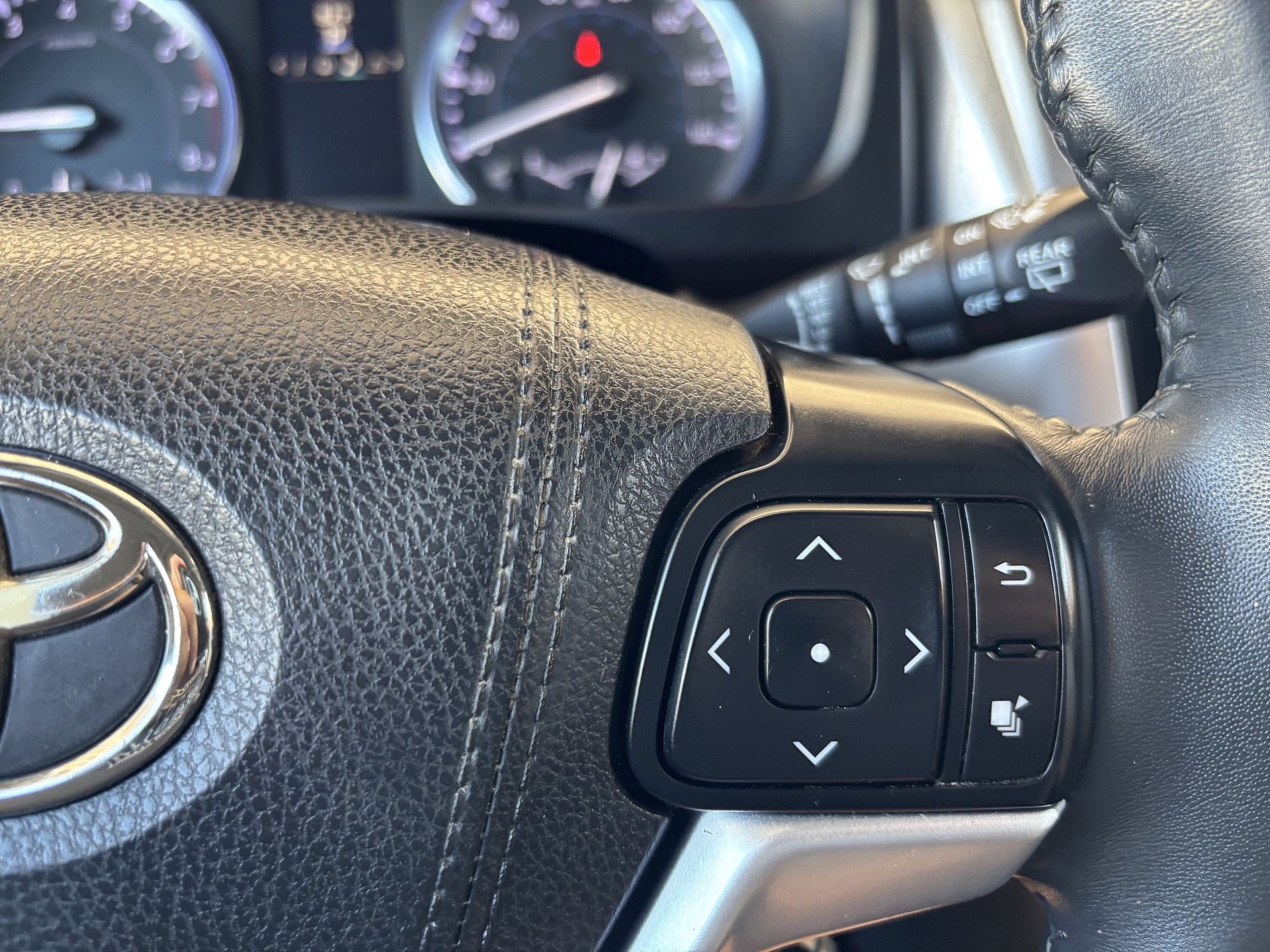 2015 Toyota Highlander XLE photo 19