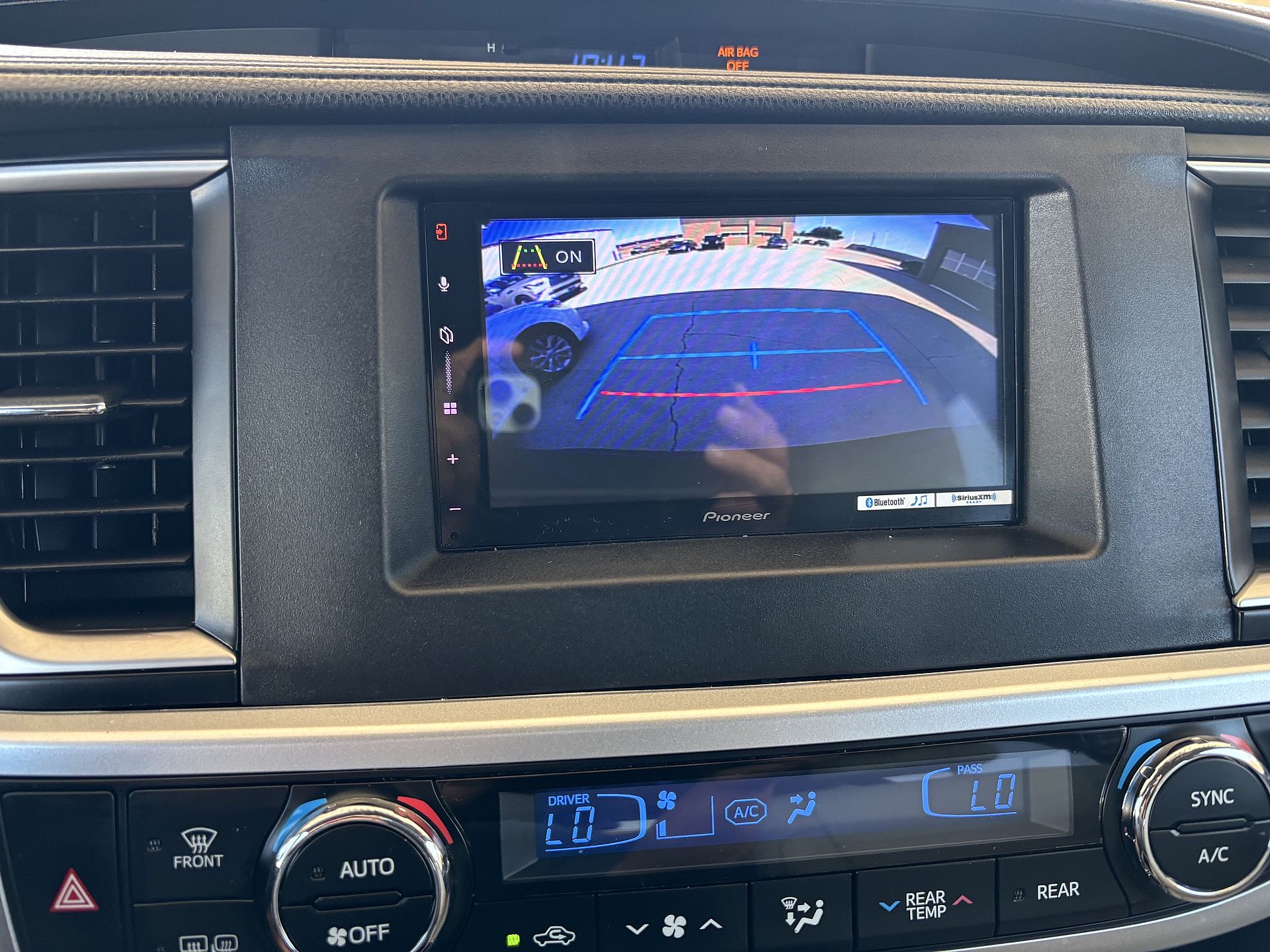 2015 Toyota Highlander XLE photo 21
