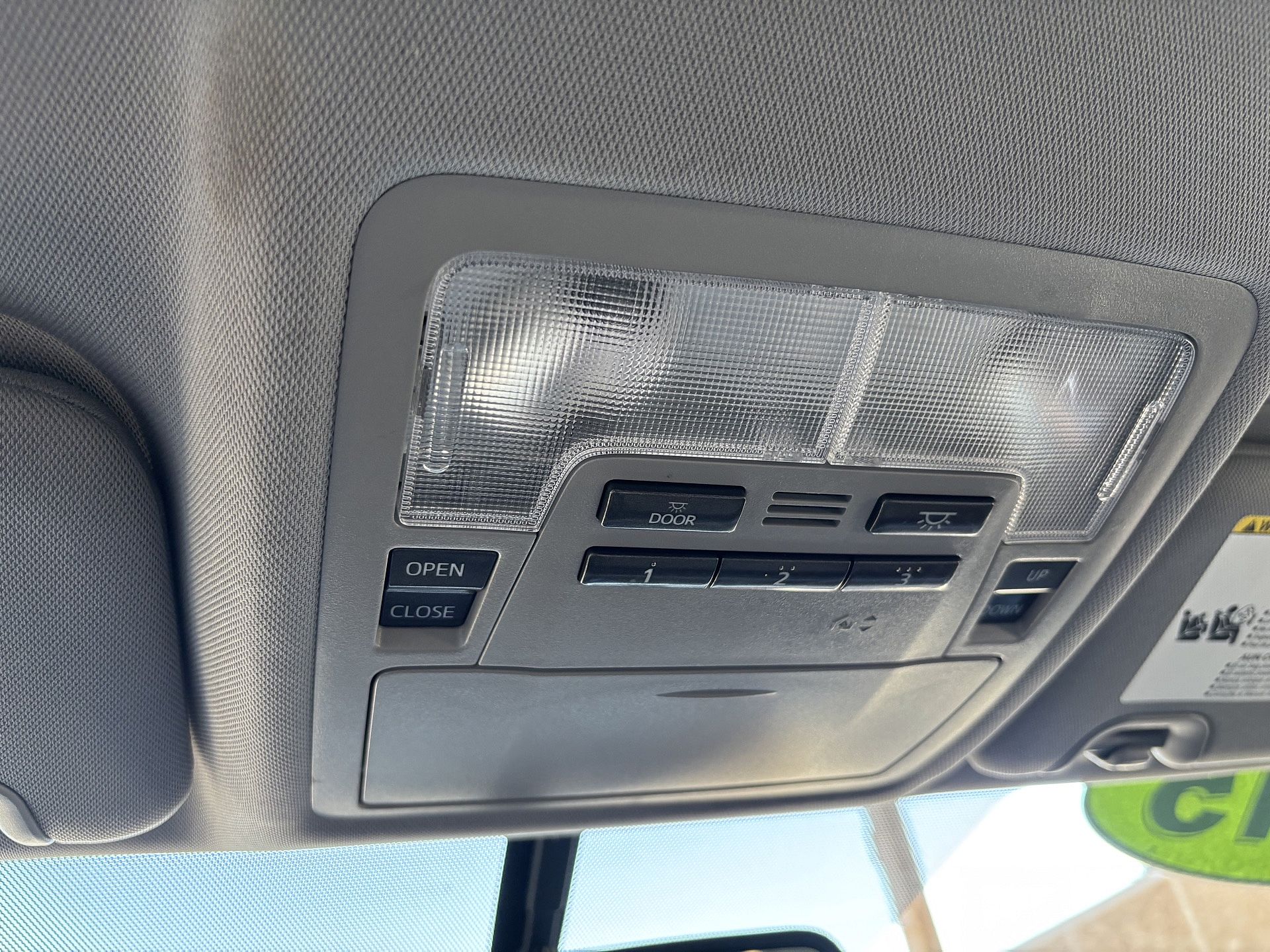 2015 Toyota Highlander XLE photo 25