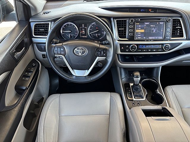 2016 Toyota Highlander XLE photo 16