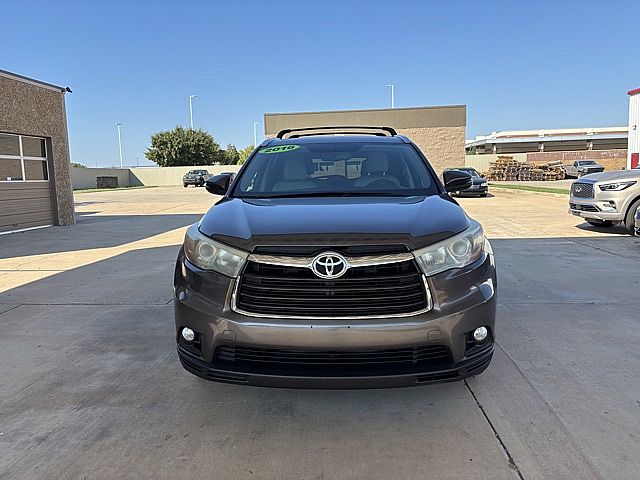 2016 Toyota Highlander XLE photo 2