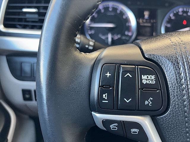 2016 Toyota Highlander XLE photo 20