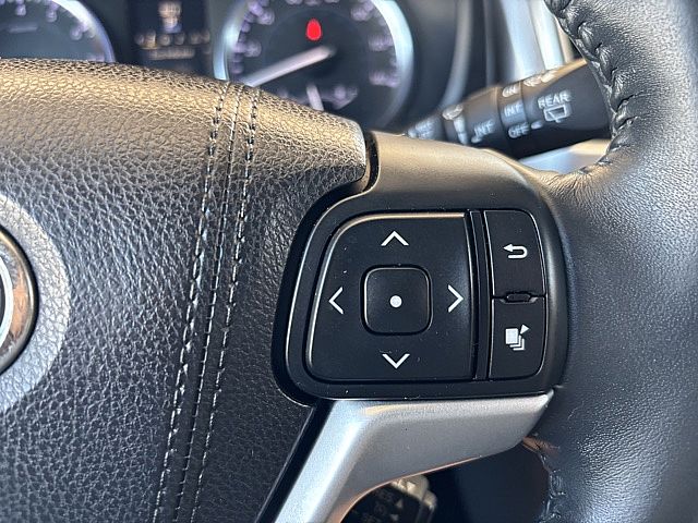 2016 Toyota Highlander XLE photo 21