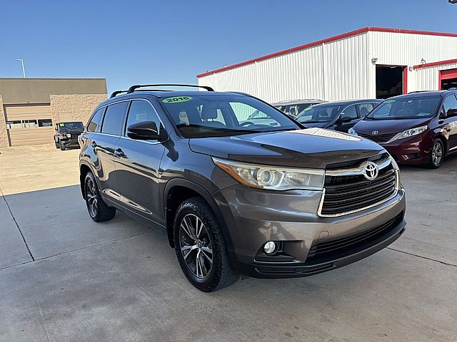 2016 Toyota Highlander XLE photo 3
