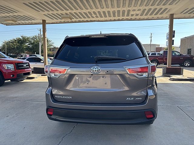 2016 Toyota Highlander XLE photo 6