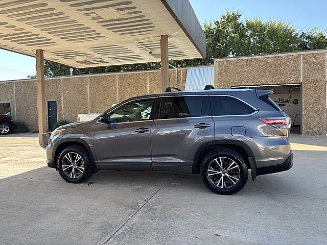 2016 Toyota Highlander XLE photo 8