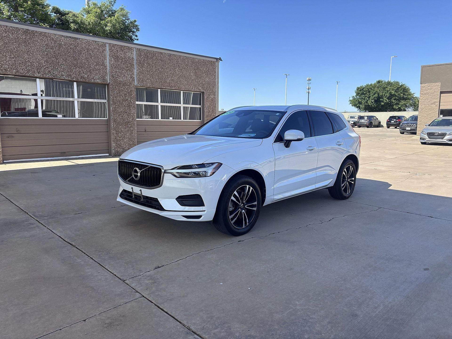 2020 Volvo XC60 T6 Momentum AWD's photo